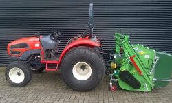 Kioti minitractor met Peruzzo klepelmaaier